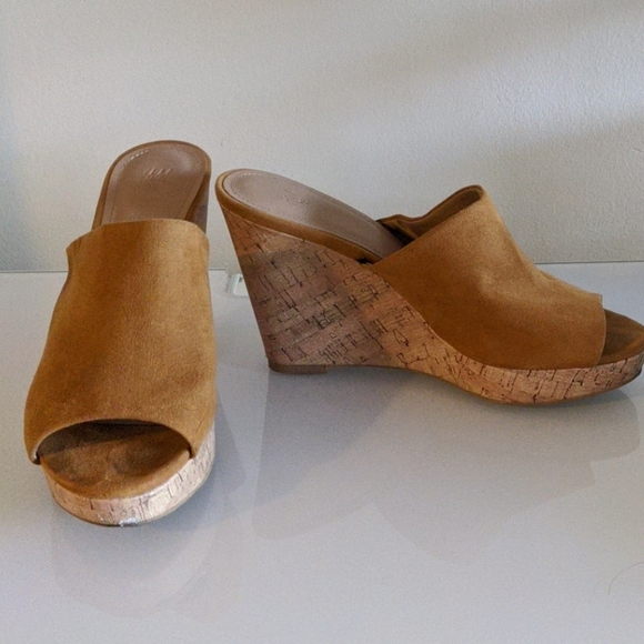 Tan Wedges - Picture 2 of 6